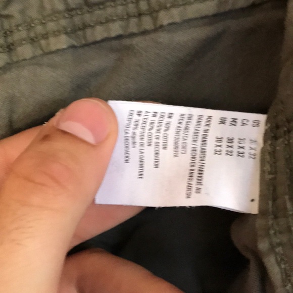 Two Pairs if American Eagle Men’s Khakis - Picture 4 of 6